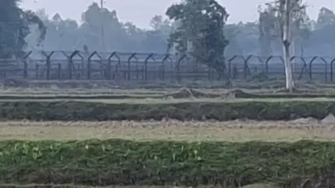 লালমনিরহাট সীমান্তে বিএসএফের পুশইনের চেষ্টা ব্যর্থ করল বিজিবি