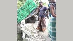 লালমনিরহাটে সকালে হাঁটতে বের হয়ে সিমেন্টবোঝাই ট্রাকচাপায় নিহত দুই নারী
