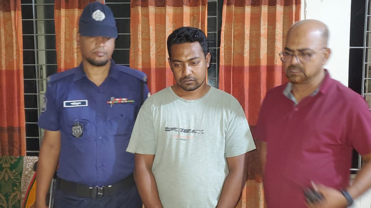 লালপুরে অভিযানে হেরোইন-ইয়াবাসহ মাদক ব্যবসায়ী আটক