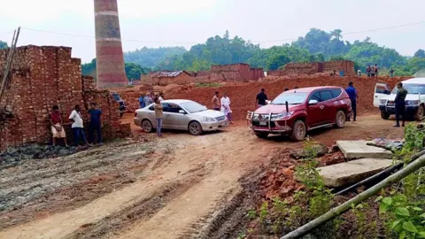 লামায় ১৩ ইটভাটাকে ২৯ লাখ টাকা জরিমানা