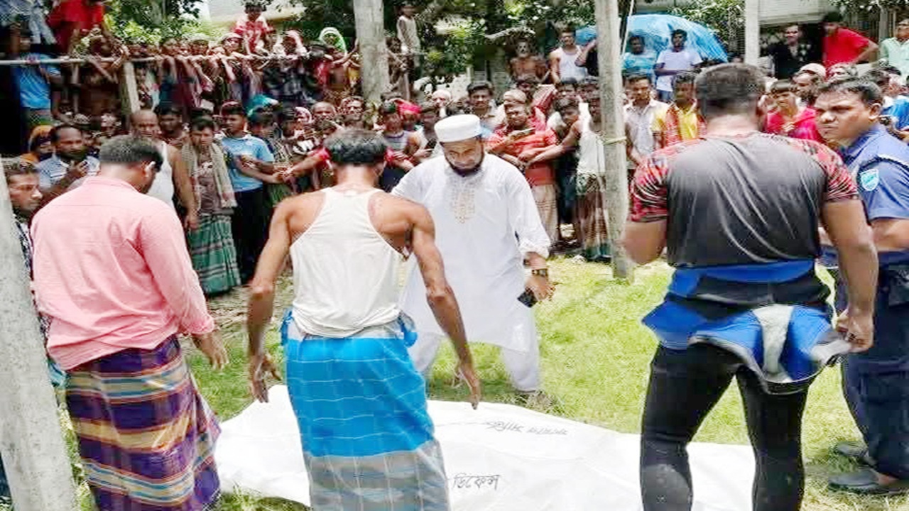 পাকুন্দিয়ায় নৌকাডুবিতে নিখোঁজ শিক্ষার্থীর লাশ উদ্ধার