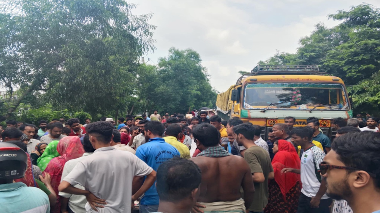 কুষ্টিয়ায় গাছে ঝুলন্ত অটোচালকের লাশ উদ্ধার, পুলিশ বলছে হত্যা