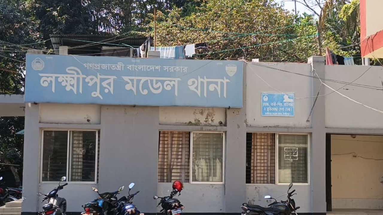 লক্ষ্মীপুরে চোর সন্দেহে শ্রমিকদল নেতাকে পিটিয়ে হত্যা