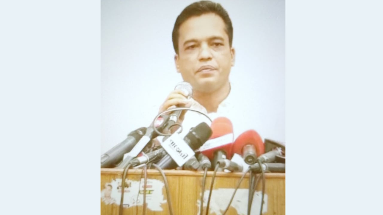 ঢাকা ১০-এ রবিউলকে সমর্থন জানিয়ে সরে দাঁড়ালেন আবুল কালাম