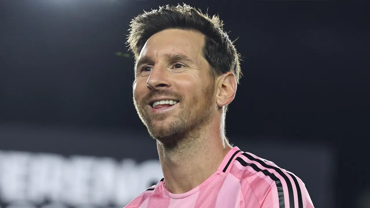 নতুন ভূমিকায় মেসি, কিনলেন স্প্যানিশ ক্লাব