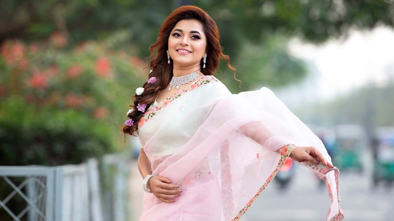 প্রকাশ্যে লিজার ‘তুমি বিহন’