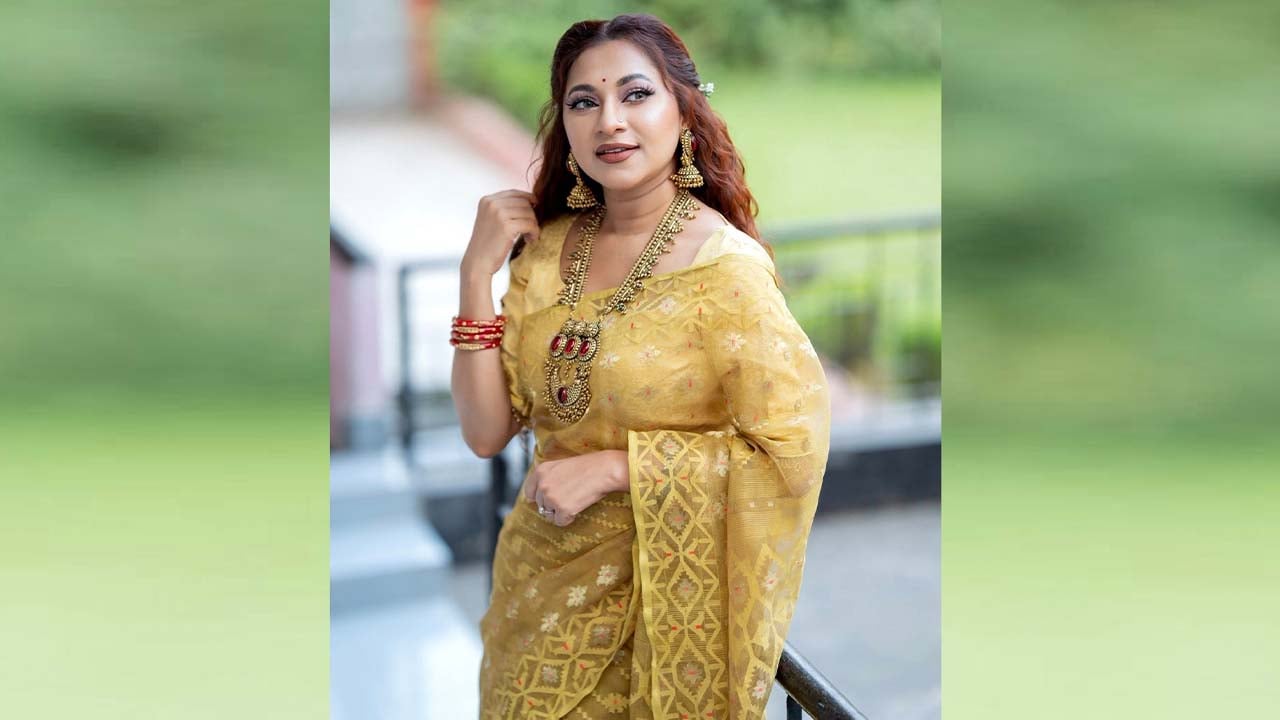 লিজার মৌসুমি ব্যস্ততা