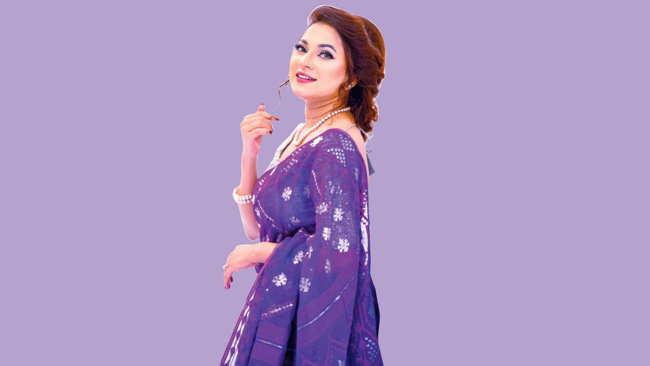 লিজা’র ‘তোমার রোদেলা আকাশে’