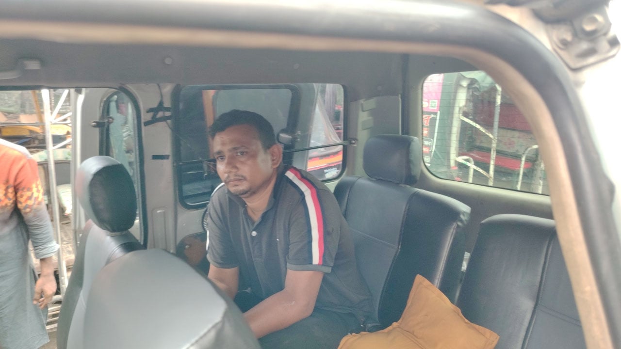 লোহাগড়ায় মিষ্টির দোকানে ইয়াবাসহ যুবক আটক