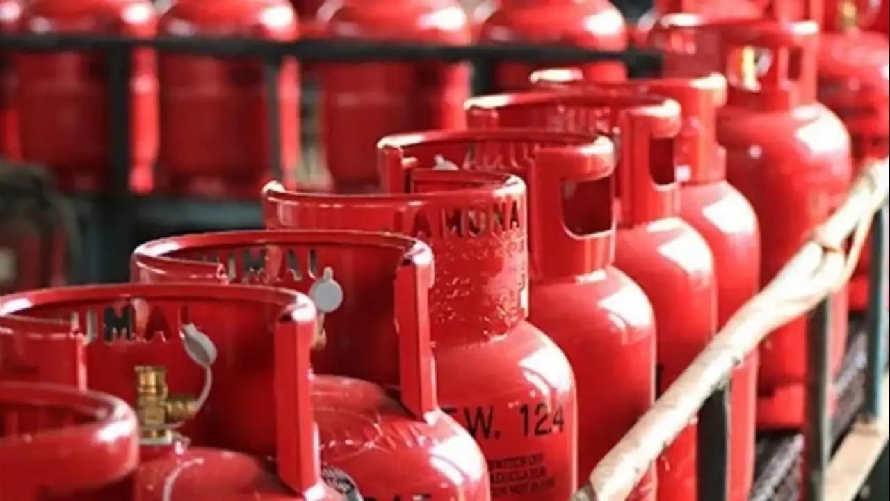 গ্যাস সংকটে বন্ধ হওয়ার পথে ভারতের বেঙ্গালুরুর সব হোটেল