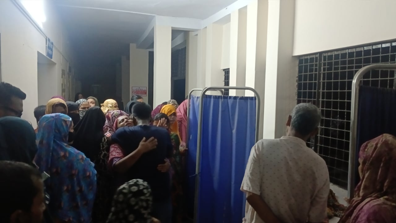 রাজৈরে গৃহবধূর লাশ হাসপাতালে রেখে পালালো শ্বশুরবাড়ির লোকজন