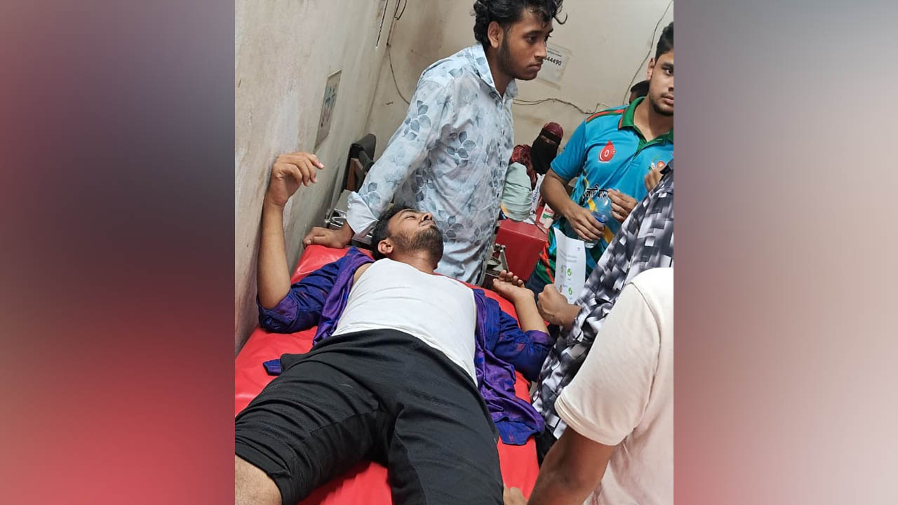 ছাত্রশিবিরের ওপর ছাত্রদলের হামলা, আহত ৬