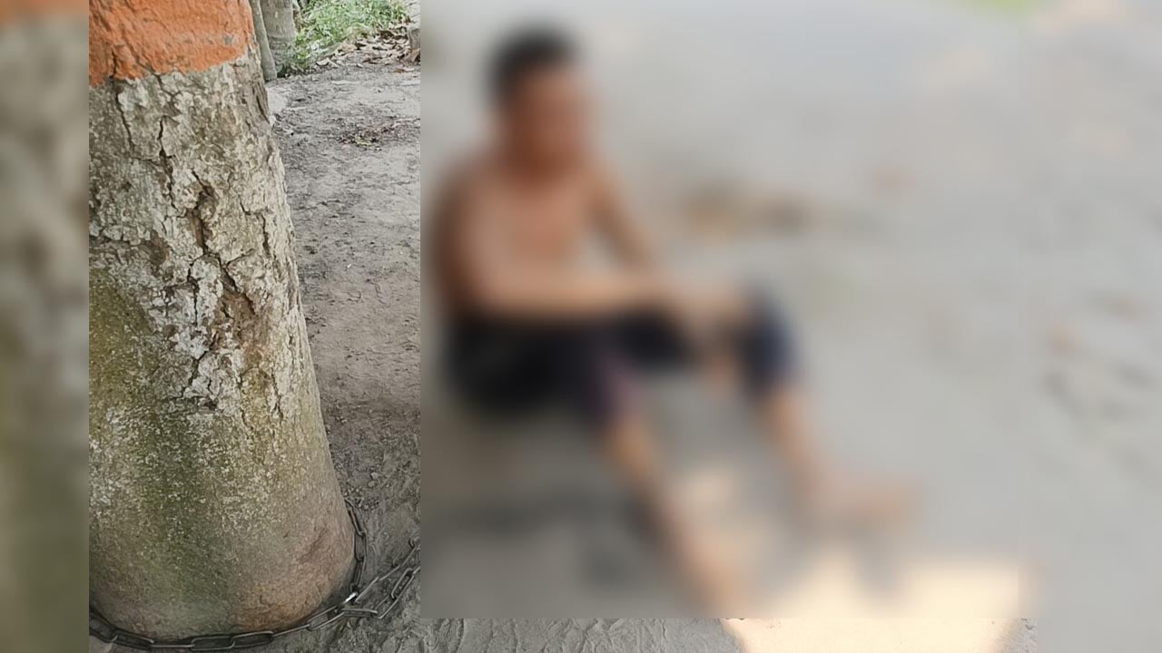 চিকিৎসার অভাবে এক যুগ ধরে শিকলবন্দি সোহেল