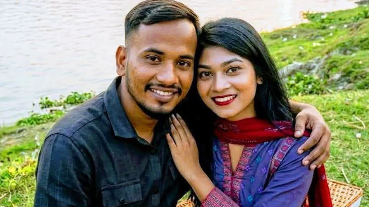 অনশনে বসে অবশেষে প্রেমিকাকে ফিরে পেলেন বিশ্বজিৎ