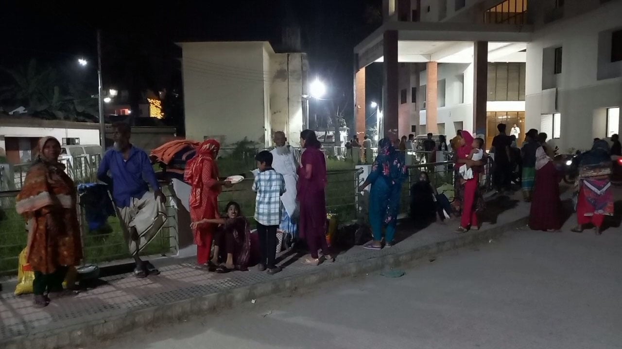 হাসপাতালে আগুন আতঙ্কে হুড়োহুড়িতে আহত ৫