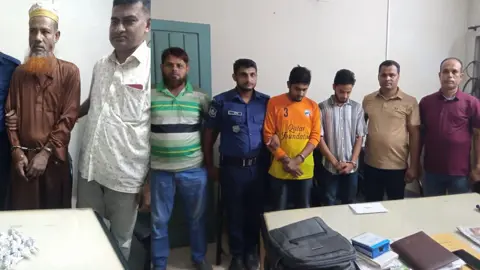 কাঁঠালিয়ায় গাঁজা ও ইয়াবাসহ আটক ৩