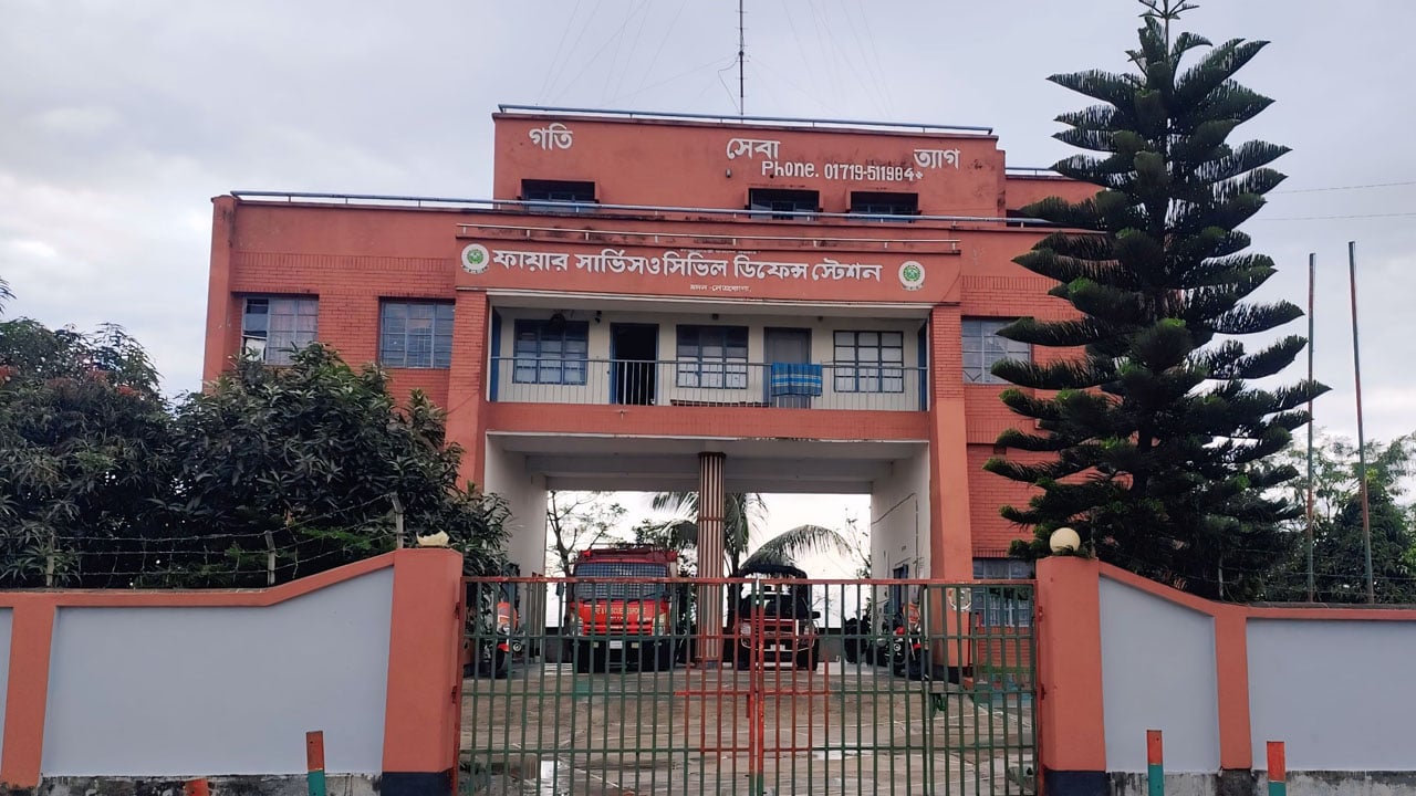 বরাদ্দের পরিমাণ না জেনেই প্রত্যয়ন দিলেন স্টেশন অফিসার