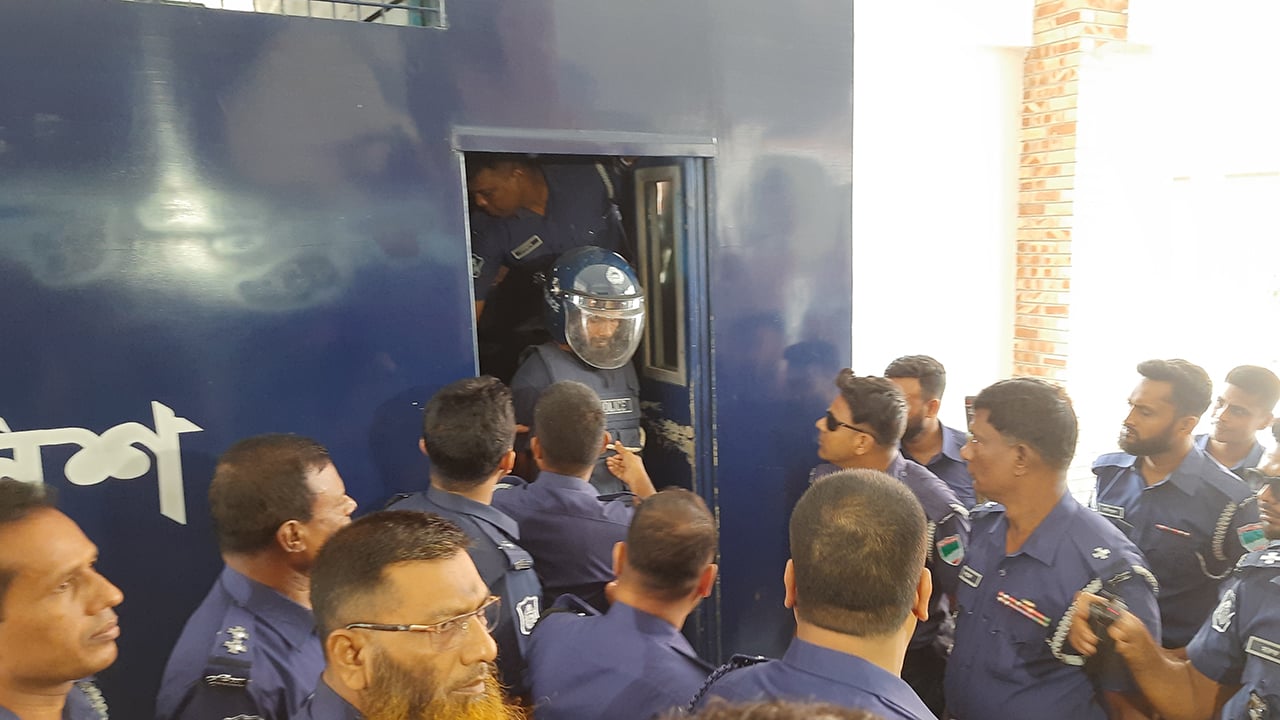 আছিয়া ধর্ষণ-হত্যা মামলায় হিটু শেখের মৃত্যুদণ্ড, খালাস ৩