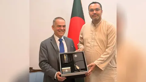 ফুলব্রাইট স্কলারশিপ বাড়াতে মার্কিন দূতাবাসের সঙ্গে মাহ্‌দী আমিনের বৈঠক