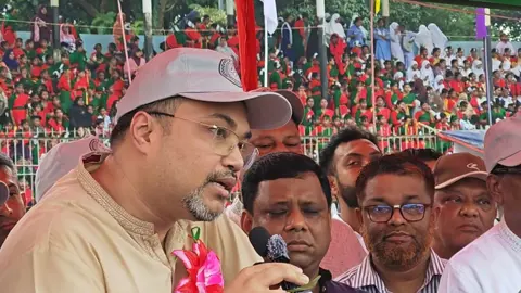 সরকার খেলাধুলাকে সবচেয়ে বেশি প্রাধান্য দিচ্ছে: মাহ্দী আমিন
