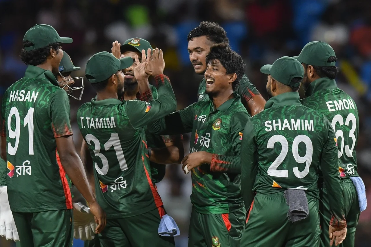 অস্ট্রেলিয়ার বিপক্ষে তৃতীয় ওয়ানডের দলে শেখ মাহেদি