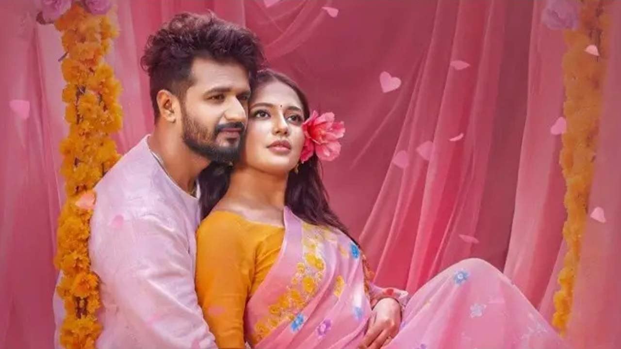 প্রকাশ্যে ফারহান-মাহির ‘শুধু তোমারই অপেক্ষায়’