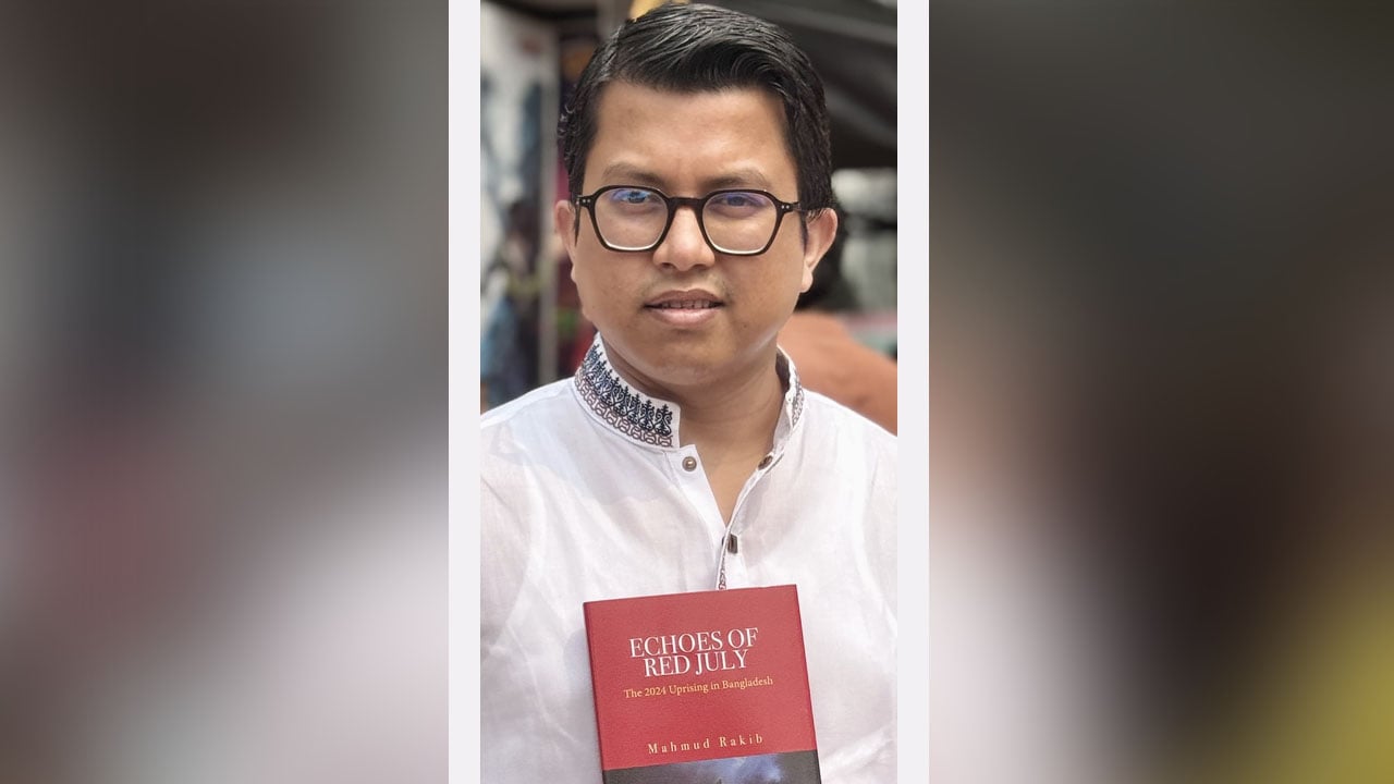 জুলাই গণঅভ্যুত্থান নিয়ে মাহমুদ রাকিবের ‘ইকোস অব রেড জুলাই’