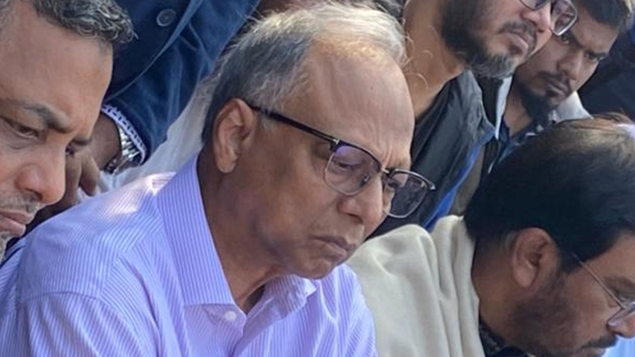 আমার সবকিছুর বিনিময়ে আল্লাহ হাদিকে ফিরিয়ে দিন