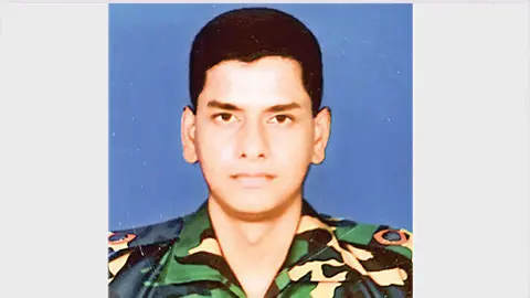মেজর জাহিদের স্ত্রীকে আয়নাঘরে নিপীড়নের বিভীষিকা