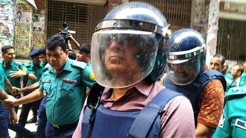 মানবতাবিরোধী অপরাধ: ট্রাইব্যুনালে সাবেক আইজিপি মামুন