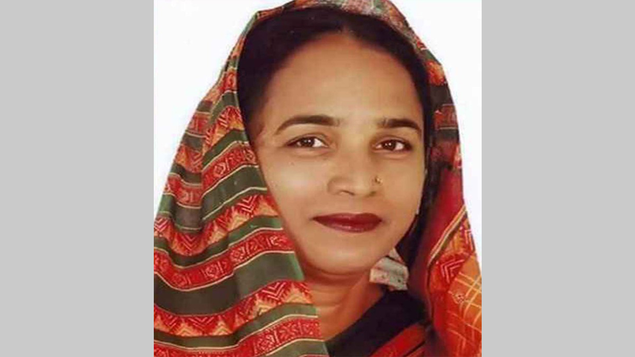 গৌরনদীর বরখাস্ত উপজেলা চেয়ারম্যান মেরী গ্রেপ্তার