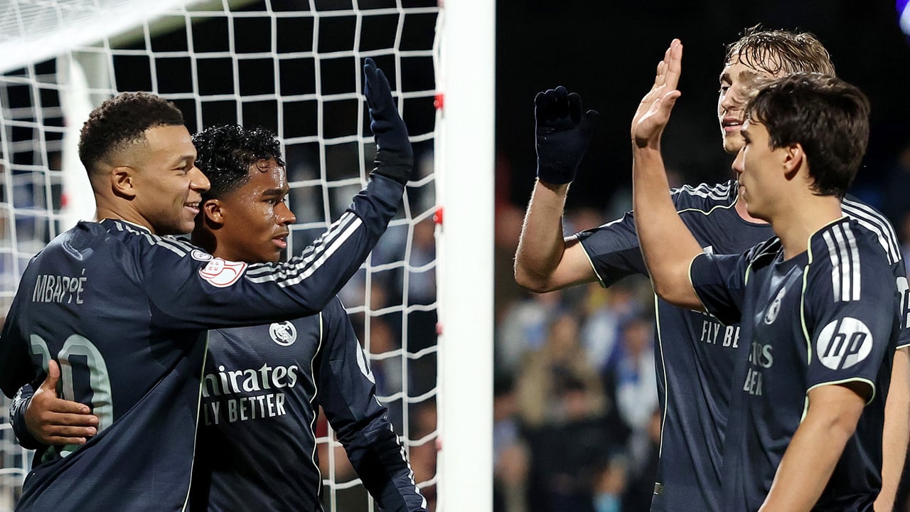 এমবাপ্পের জোড়া গোলে শেষ ষোলোয় রিয়াল