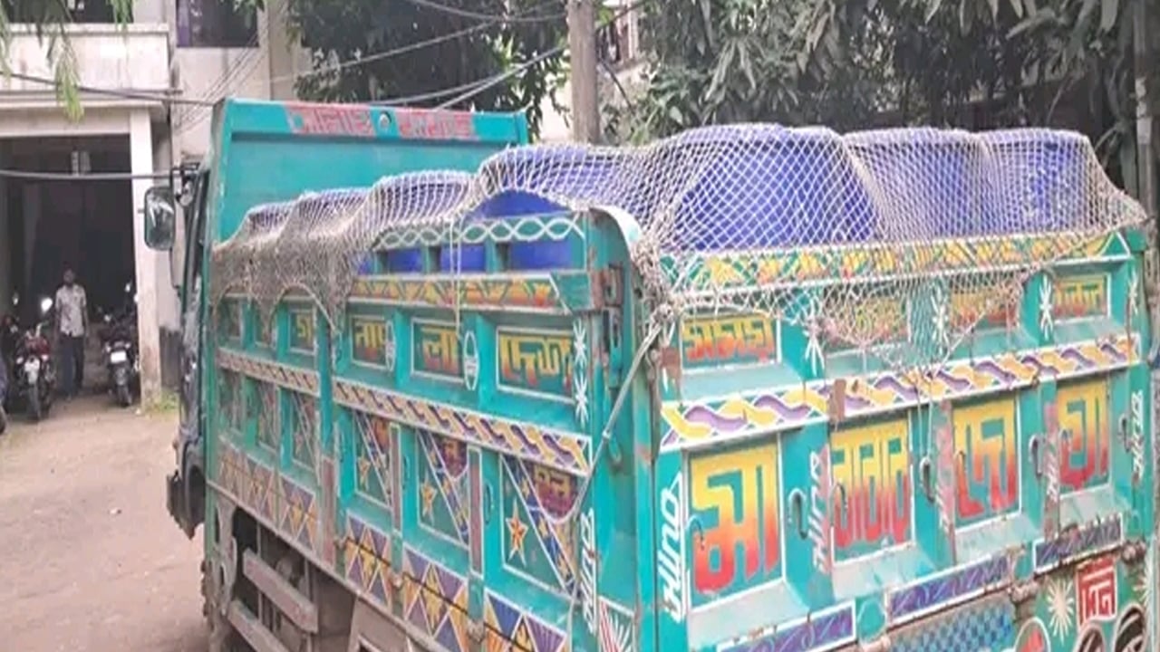 যুবদল নেতার বিরুদ্ধে মাছবোঝাই ট্রাক ছিনতাইয়ের অভিযোগ