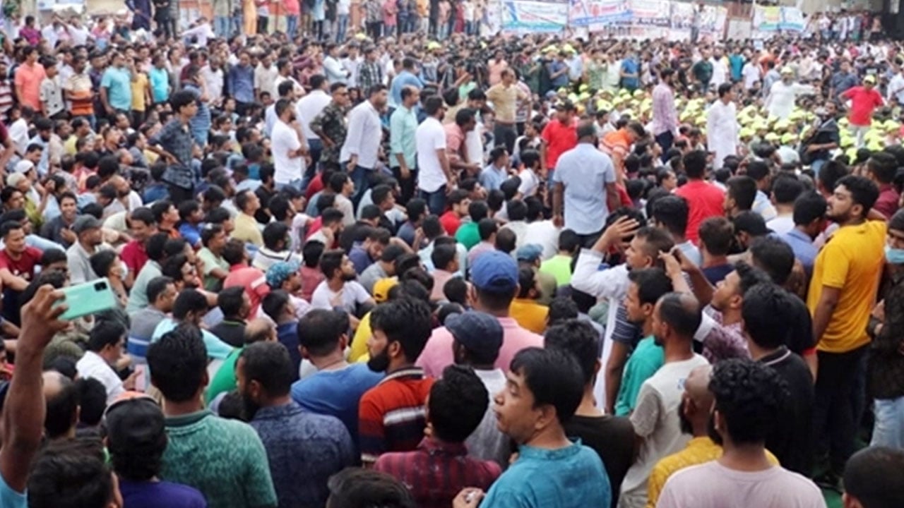 মিছিল মিটিং অবরোধে নাকাল জনজীবন