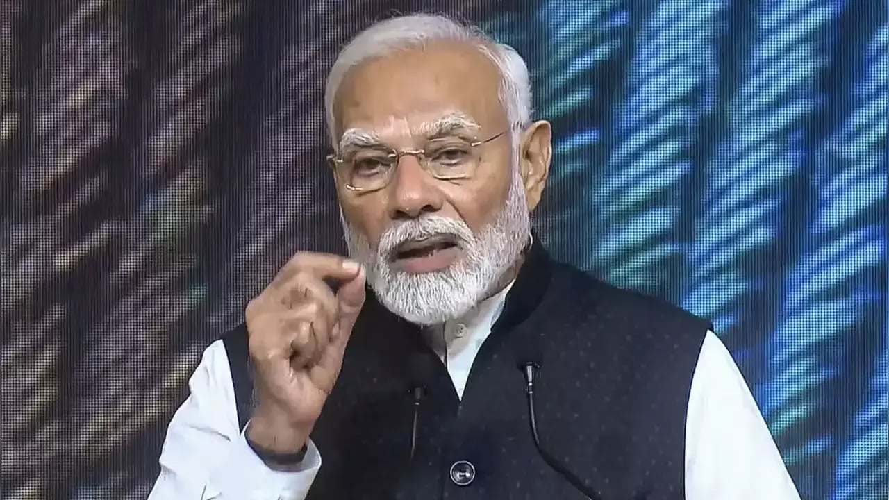 নরেন্দ্র মোদির ব্যঙ্গ কার্টুন এঁকে জেলে গেলেন যুবক