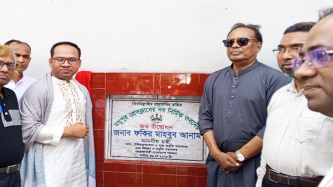 ইন্টারনেটের গতিবৃদ্ধিতে কাজ করছে সরকার: আইসিটি মন্ত্রী