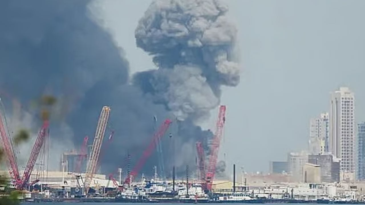 আমিরাতেই ১৩৭ মিসাইল ও ২০৯ ড্রোন ছুঁড়েছে ইরান