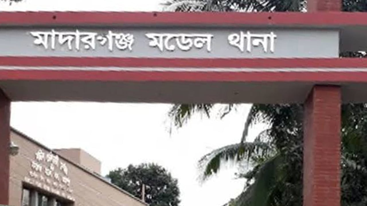 বিছানায় ভাতিজার লাশ, গলাকাটা অবস্থায় উদ্ধার চাচা