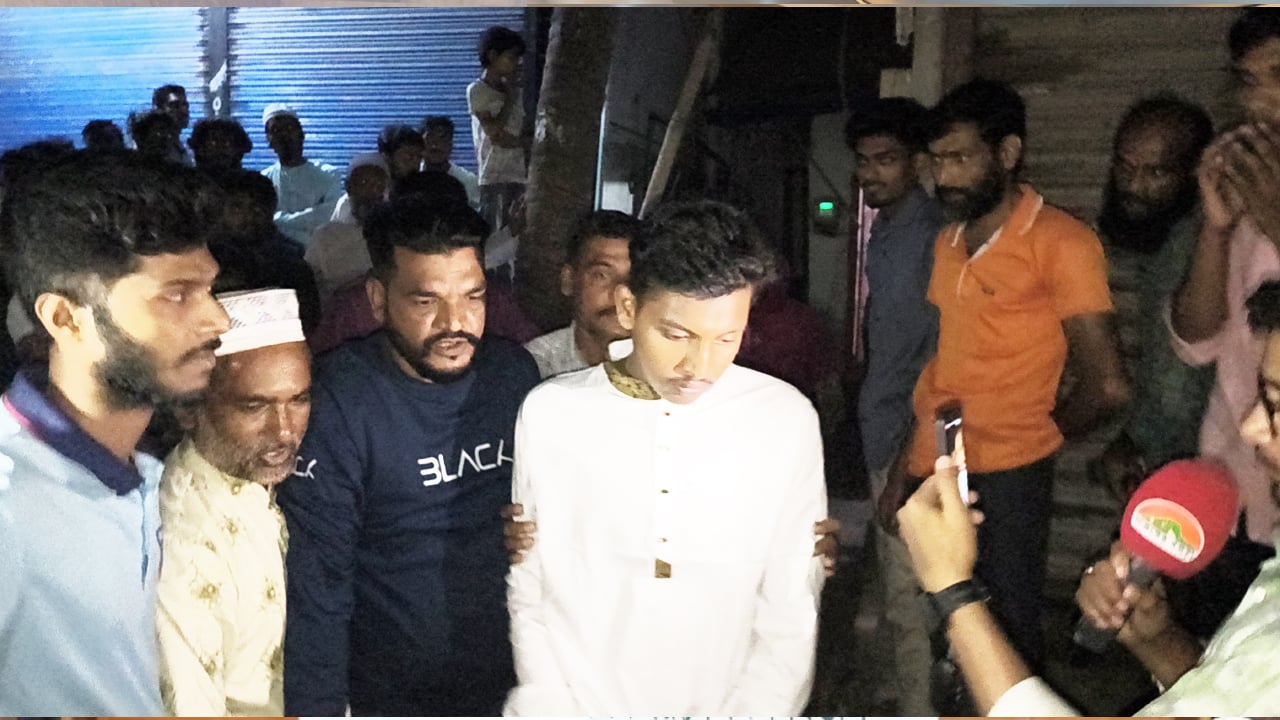 মাদ্রাসা ছাত্রকে তুলে নিয়ে রাতভর নির্যাতন, ভিডিও ধারণ