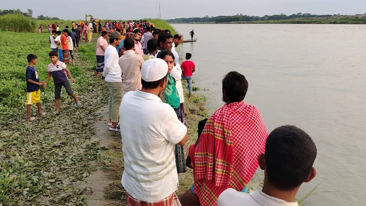 আড়িয়াল খাঁ নদে গোসল করতে নেমে নিখোঁজ মাদরাসা ছাত্রী
