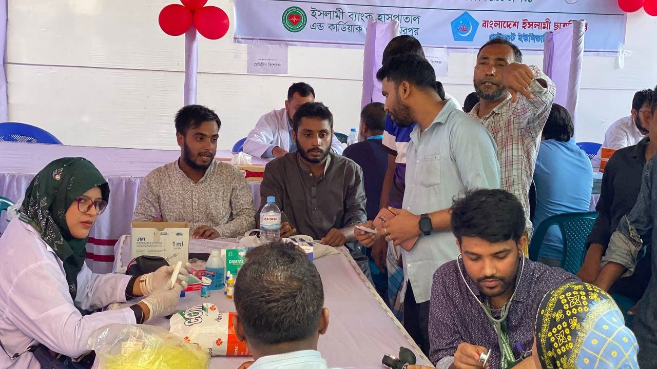 ছাত্রশিবির-প্রাইভেট ইউনিভার্সিটির মেডিকেল ক্যাম্প উদ্বোধন