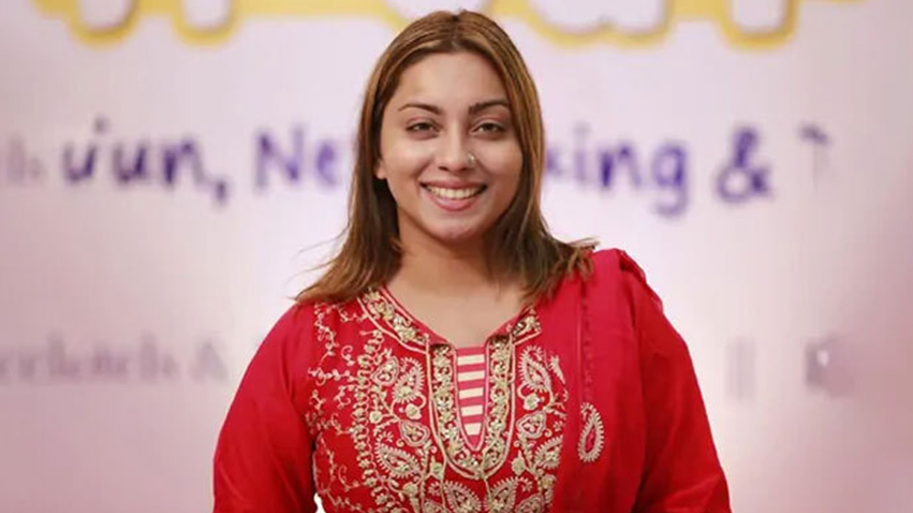 পাসপোর্ট ফেরত পাচ্ছেন না আলোচিত মডেল মেঘনা আলম