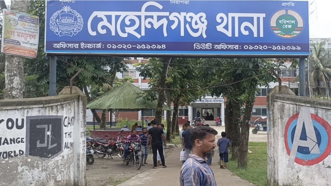 মেঘনায় নৌকা ডুবে নিখোঁজ জেলের লাশ উদ্ধার