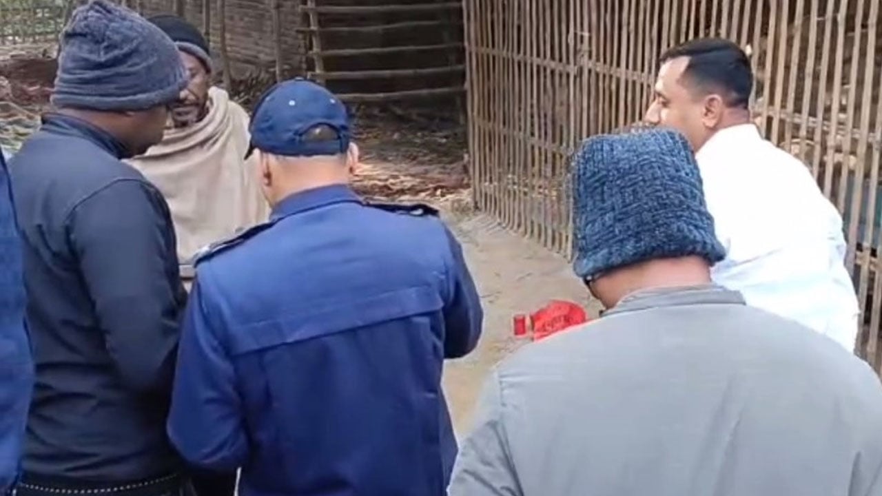 প্রবাসীর বাড়িতে ককটেল পাঠিয়ে চিরকুট, বিকাশে দেড় লাখ চাঁদা দাবি