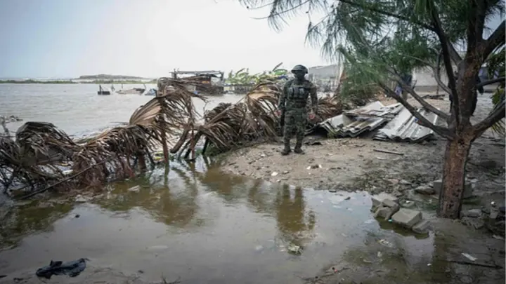 মেক্সিকোতে উপকূলীয় এলাকায় বন্যা, বিদ্যুৎ সরবরাহ বন্ধ