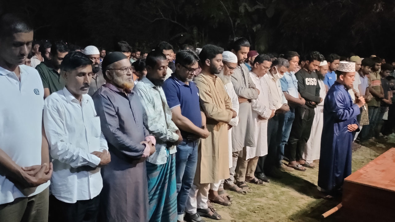 দাদার কবরের পাশে চিরনিদ্রায় শায়িত হলেন আছিয়া