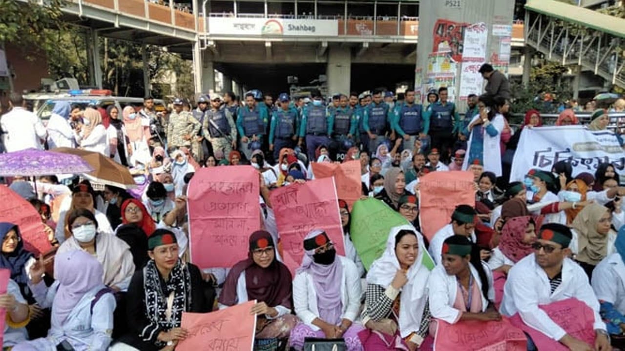 আন্দোলন প্রত্যাহার ট্রেইনি চিকিৎসকদের