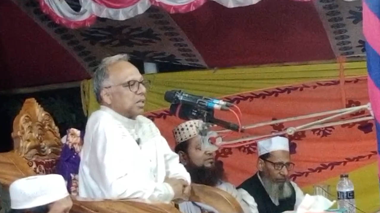 মুসলমানদের পক্ষে বলে নির্বাসনে থাকতে হয়েছে: মাহমুদুর রহমান