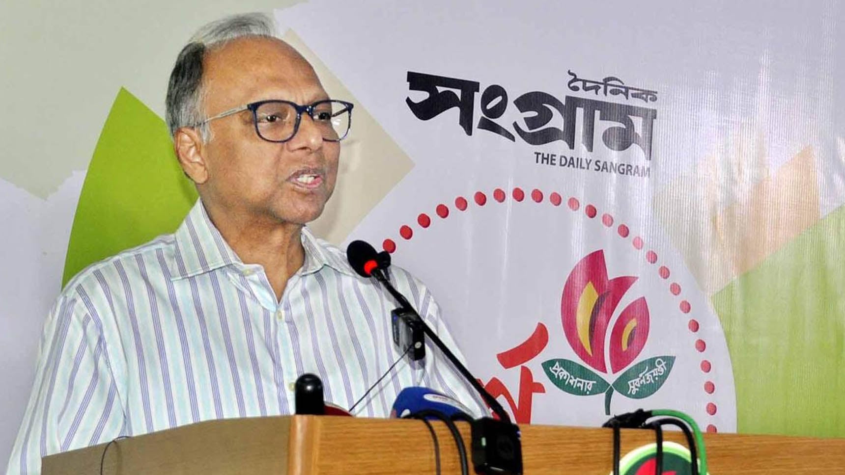 সাংবাদিক গ্রেপ্তার-হয়রানি বন্ধে আইন করার দাবি মাহমুদুর রহমানের