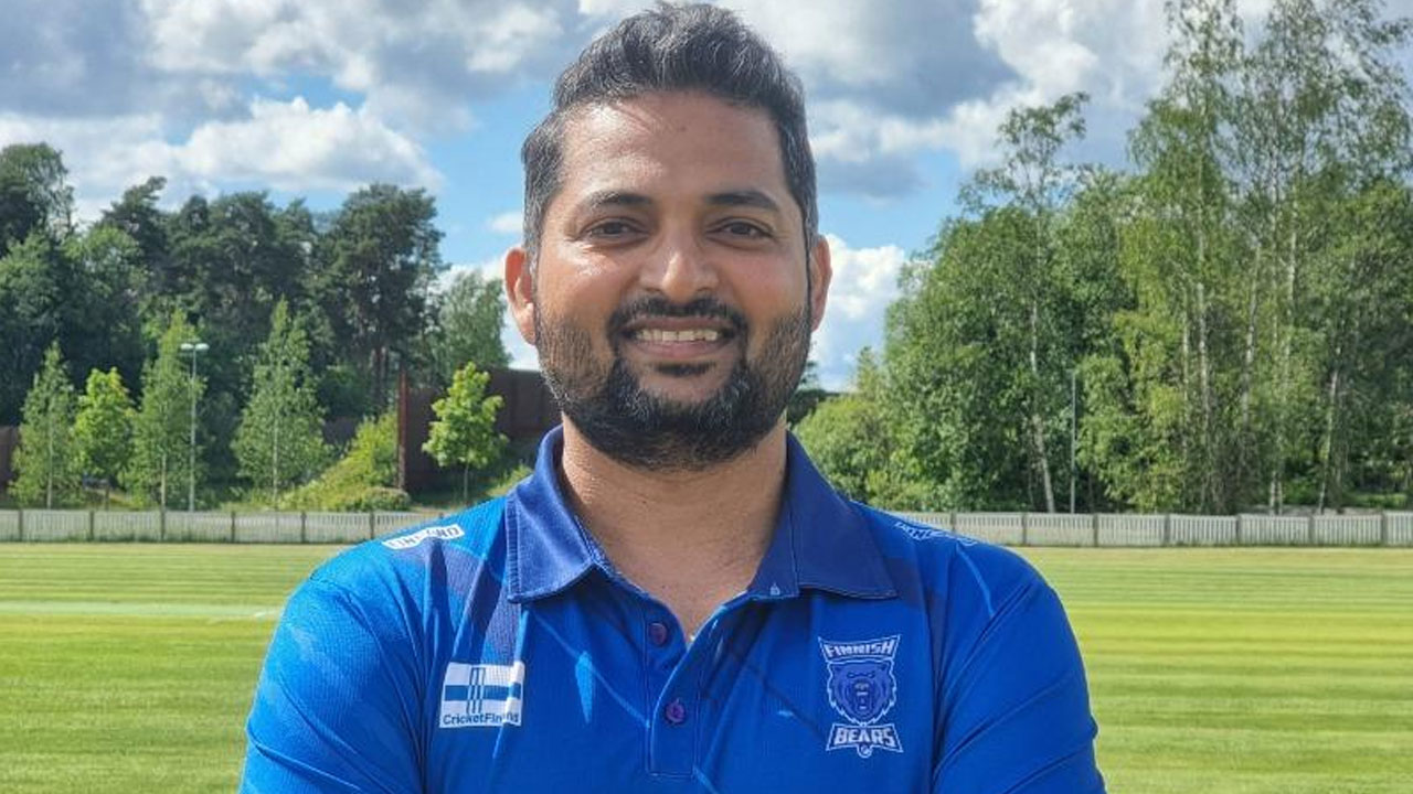 ৮ বলে ৫ উইকেট, মহেশের বিশ্বরেকর্ড